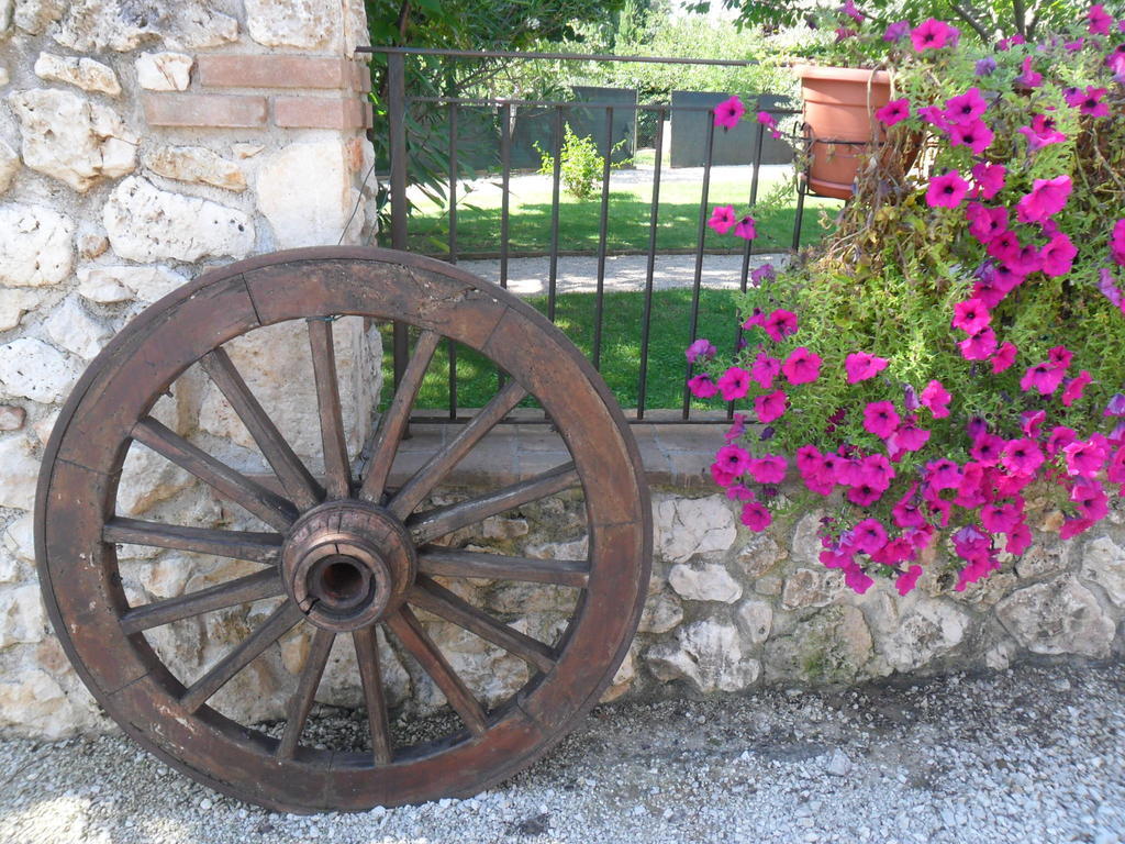Aparthotel Casale Santa Caterina Amelia Exterior foto